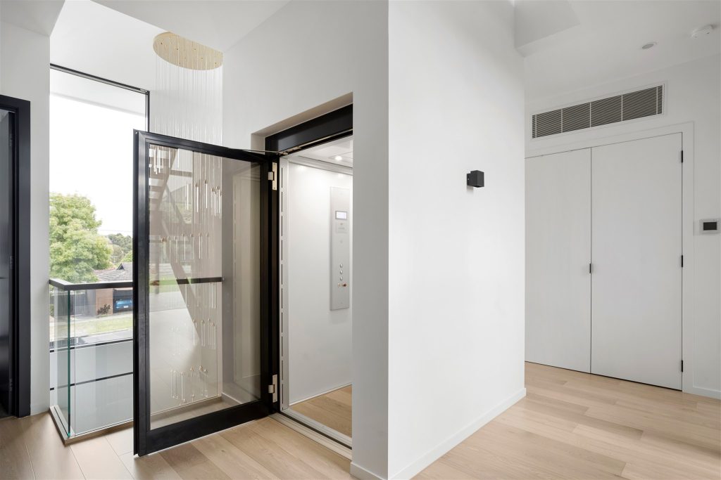 Custom HLB Elevator, Doncaster Custom HLB Elevator, Doncaster