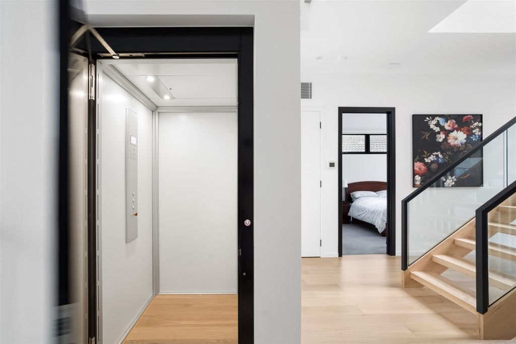 Custom HLB Elevator, Doncaster Custom HLB Elevator, Doncaster