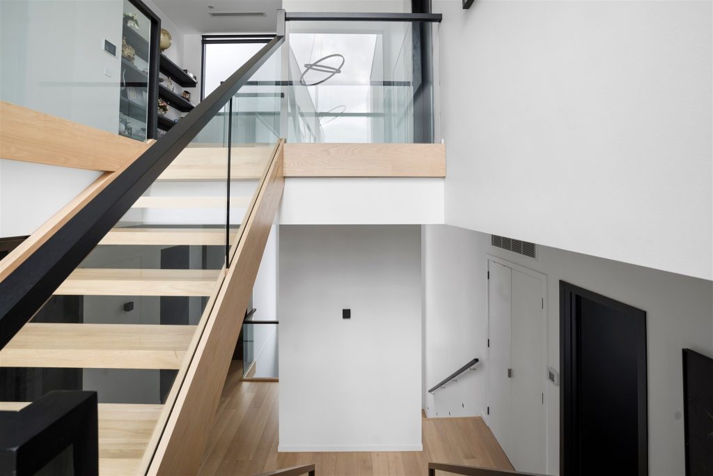 Custom HLB Elevator, Doncaster Custom HLB Elevator, Doncaster